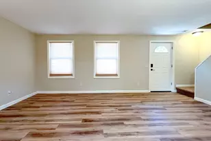31 Crawford Cir, Springfield, MA 01108 - Photo 3
