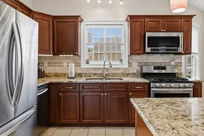 65 Fern St, New Bedford, MA 02744 - Photo 5