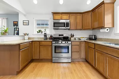 229 Highland St, Hamilton, MA 01982 - Photo 3