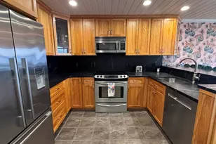 700 Shore Dr, Fall River, MA 02721 - Photo 9