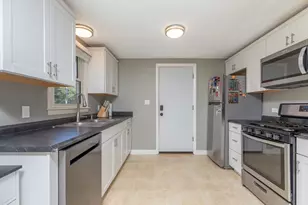 65 Margaret Dr, Braintree, MA 02184 - Photo 13