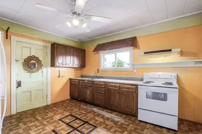 8 Boutelle St, Leominster, MA 01453 - Photo 13