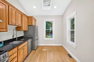 35 Lowell St, Somerville, MA 02143 - Photo 5