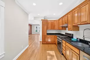 35 Lowell St, Somerville, MA 02143 - Photo 9
