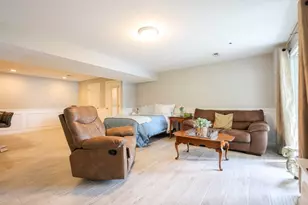 7 Daisley Pl, Framingham, MA 01702 - Photo 37