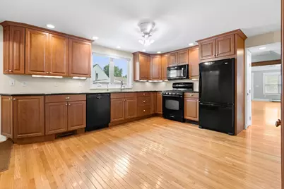 17 Suprenant St, Lowell, MA 01852 - Photo 15