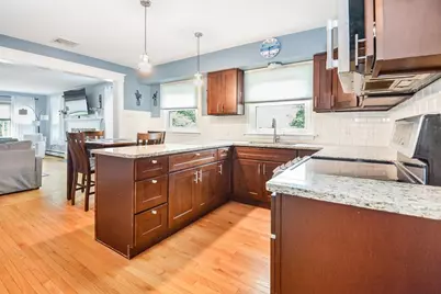 43 Fairview Ave, Somerset, MA 02726 - Photo 7