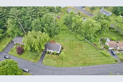 36 Brookwood Dr, Northampton, MA 01062 - Photo 33