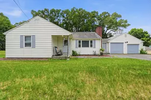 23 Smith St, Chicopee, MA 01020 - Photo 1