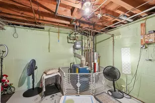23 Smith St, Chicopee, MA 01020 - Photo 39