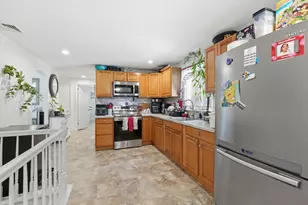 23 Smith St, Chicopee, MA 01020 - Photo 7