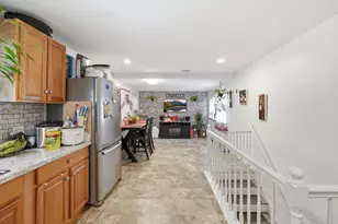 23 Smith St, Chicopee, MA 01020 - Photo 11