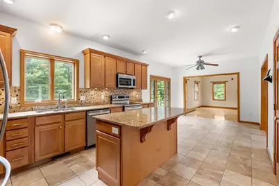 26 Shakespeare St, Tyngsborough, MA 01879 - Photo 5