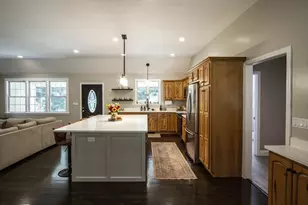47 E Baylies Rd, Charlton, MA 01507 - Photo 9