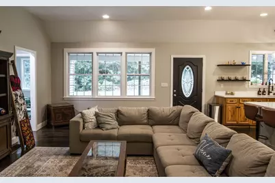 47 E Baylies Rd, Charlton, MA 01507 - Photo 17