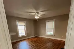 13 Cottage St, Worcester, MA 01609 - Photo 5