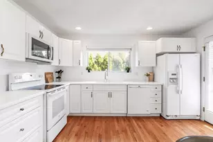 30 Cavendish Cir, Salem, MA 01970 - Photo 11