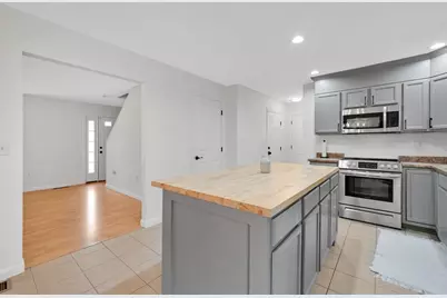188 Wollaston St, Springfield, MA 01119 - Photo 11