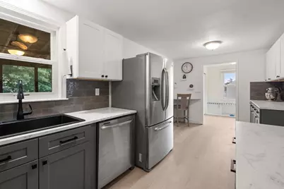 9 Laurel Ln, Bellingham, MA 02019 - Photo 9