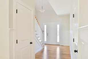 22B Crownshield, Uxbridge, MA 01569 - Photo 3