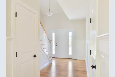 22B Crownshield #22B, Uxbridge, MA 01569 - Photo 3