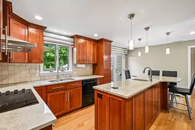 6 Briarwood Dr, Danvers, MA 01923 - Photo 5