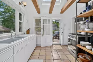 27 Laurel Ave, Oak Bluffs, MA 02557 - Photo 13