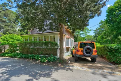 27 Laurel Avenue, Oak Bluffs, MA 02557 - Photo 3