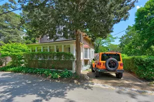 27 Laurel Ave, Oak Bluffs, MA 02557 - Photo 3