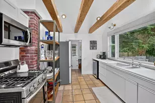 27 Laurel Ave, Oak Bluffs, MA 02557 - Photo 11