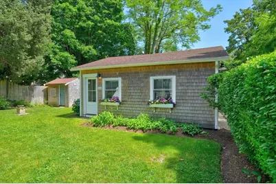 27 Laurel Avenue, Oak Bluffs, MA 02557 - Photo 31