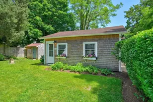 27 Laurel Ave, Oak Bluffs, MA 02557 - Photo 31