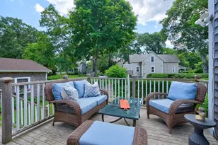 27 Laurel Ave, Oak Bluffs, MA 02557 - Photo 15
