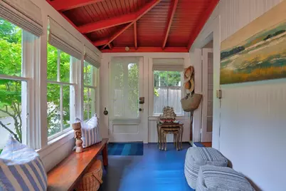 27 Laurel Avenue, Oak Bluffs, MA 02557 - Photo 9