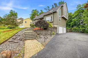 61 Beverly Hill Dr, Shrewsbury, MA 01545 - Photo 3