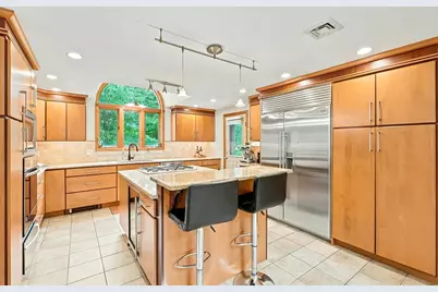 61 Beverly Hill Dr, Shrewsbury, MA 01545 - Photo 11