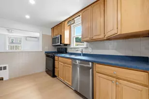 28 N Mountain Ave, Melrose, MA 02176 - Photo 9