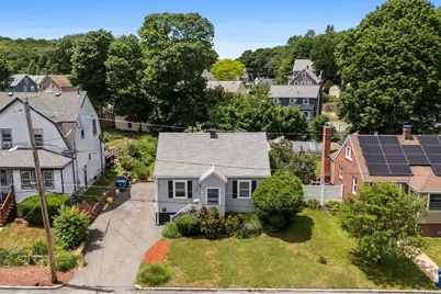28 N Mountain Ave, Melrose, MA 02176 - Photo 3