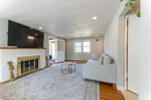 37 Maple Ave, Woburn, MA 01801 - Photo 19