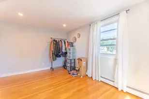 37 Maple Ave, Woburn, MA 01801 - Photo 5