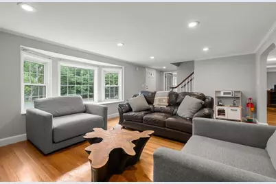 9 Wessex Dr, Westwood, MA 02090 - Photo 3