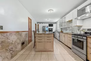 196-196A Hamilton St, Boston, MA 02122 - Photo 9