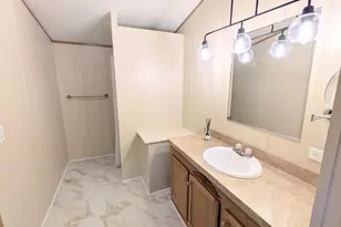 36 Presidential Cir, Warren, MA 01083 - Photo 15