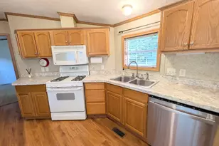 36 Presidential Cir, Warren, MA 01083 - Photo 7