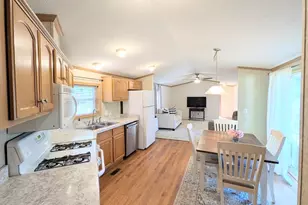 36 Presidential Cir, Warren, MA 01083 - Photo 11