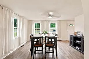 11 Elmwood Dr, Berkley, MA 02779 - Photo 5
