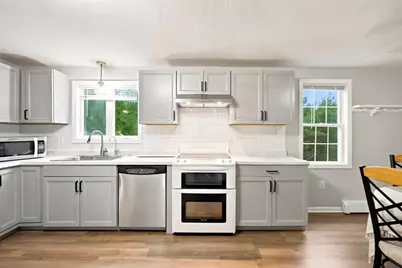 11 Elmwood Dr, Berkley, MA 02779 - Photo 5