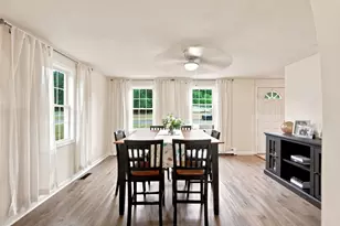 11 Elmwood Dr, Berkley, MA 02779 - Photo 7