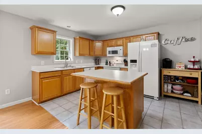 12 Charlton Rd, Dudley, MA 01571 - Photo 7