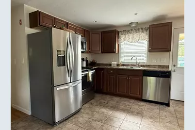 98 Indian Run Rd, Bellingham, MA 02019 - Photo 5